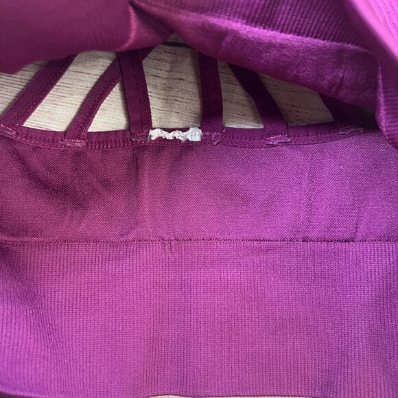 New Balance Women's Sports Bra Size S/M Purple Strappy Back Athletic Workout Bra - Picture 3 of 8